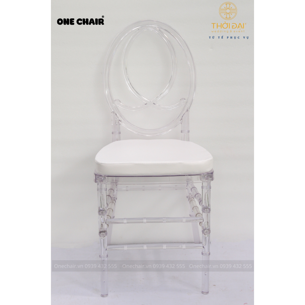 Ghế chiavari pha lê trong suốt cho sự kiện đám cưới ngoài trời sang trọng