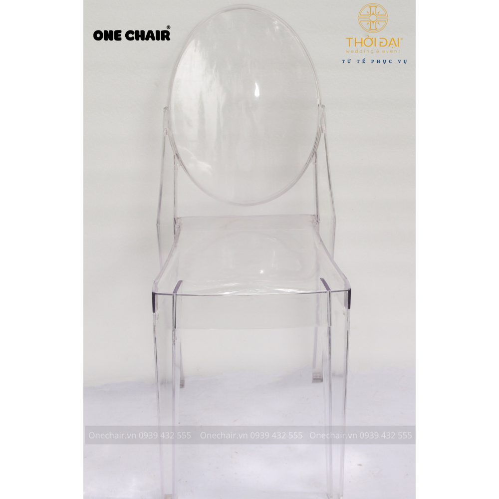 Ghế chiavari pha lê trong suốt cho sự kiện đám cưới ngoài trời sang trọng