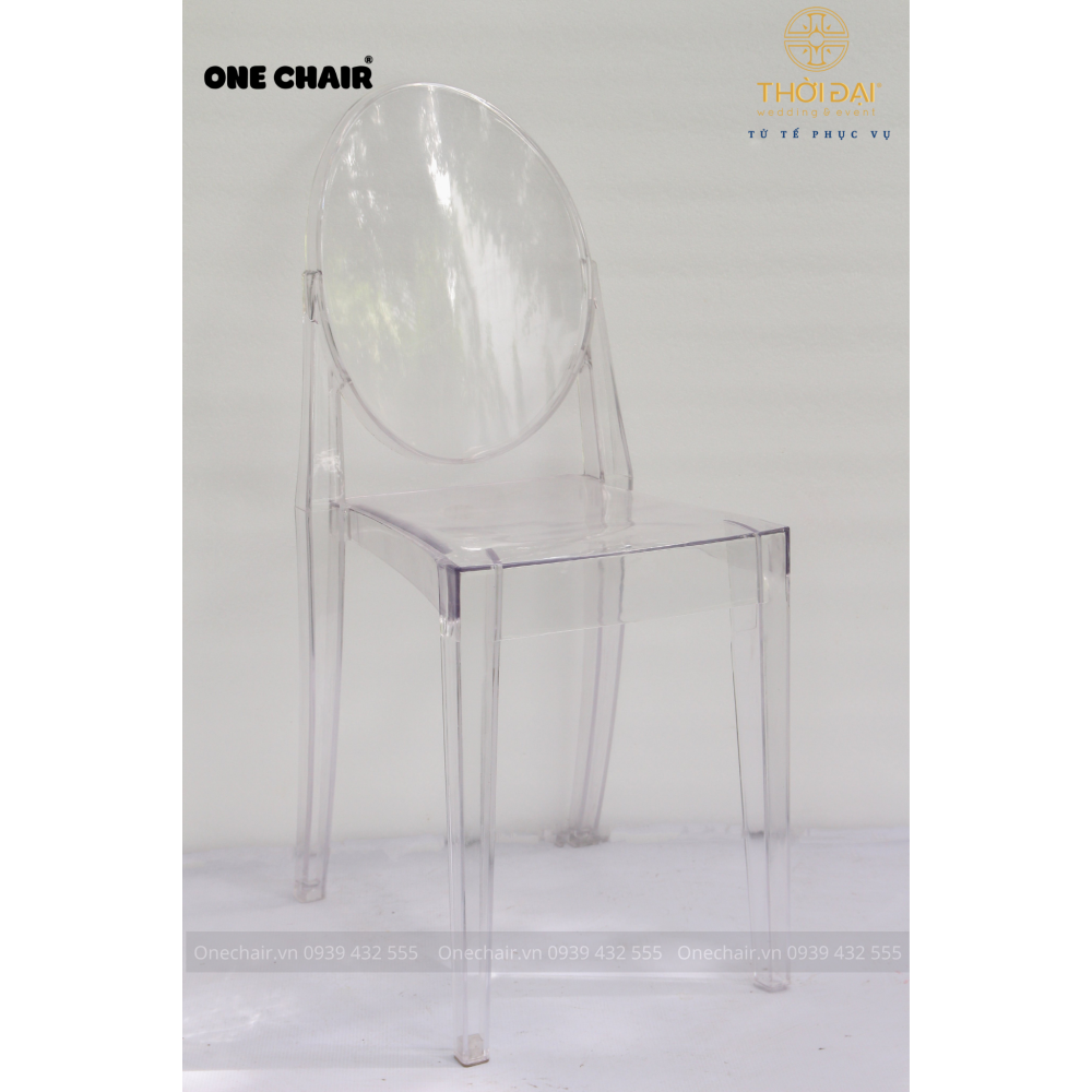 Ghế chiavari pha lê trong suốt cho sự kiện đám cưới ngoài trời sang trọng