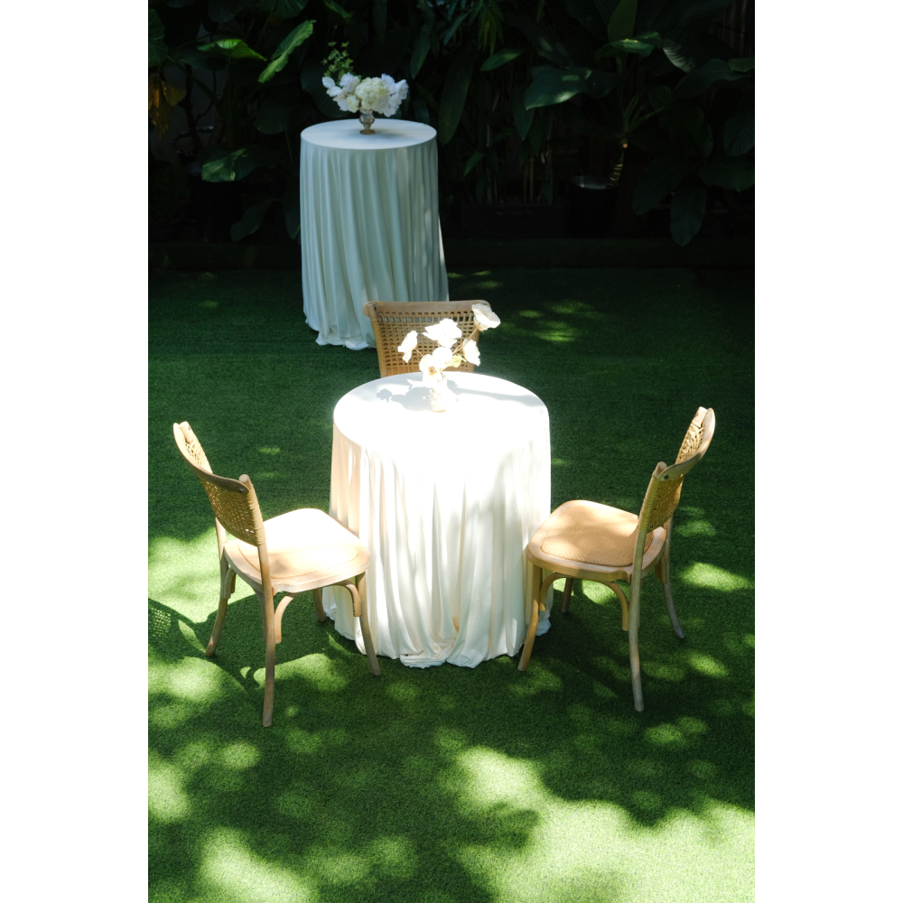 Crossback Rattan - Bàn Cocktail Trắng / Mộc Mạc Tự Nhiên Trong Mỗi Buổi Tiệc Sân Vườn