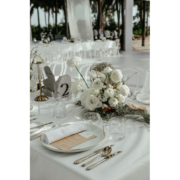 Luxury Wedding | Thanh Khiết Tối Giản Giữa Biển Trắng Tinh Khôi