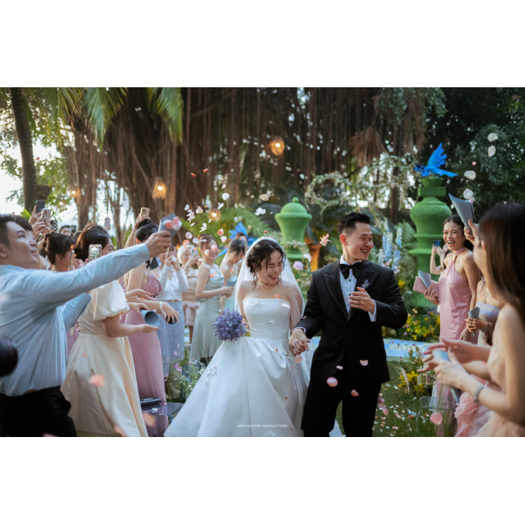 Doanh Nhân Thái Minh & Ca Sĩ Thái Trinh |   Lễ Cưới Cổ Tích Giữa Khu Vườn Cờ Vua Xanh Mát Và Rực Sắc Hoa