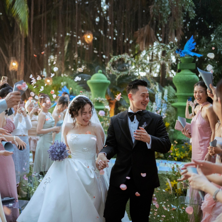 Doanh Nhân Thái Minh & Ca Sĩ Thái Trinh |   Lễ Cưới Cổ Tích Giữa Khu Vườn Cờ Vua Xanh Mát Và Rực Sắc Hoa