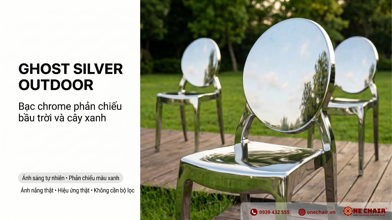 Ghost Silver nhựa Resin mạ xi bạc ONE CHAIR trong không gian sự kiện outdoor dưới ánh sáng tự nhiên — bề mặt gương phản chiếu bầu trời và cây xanh xung quanh