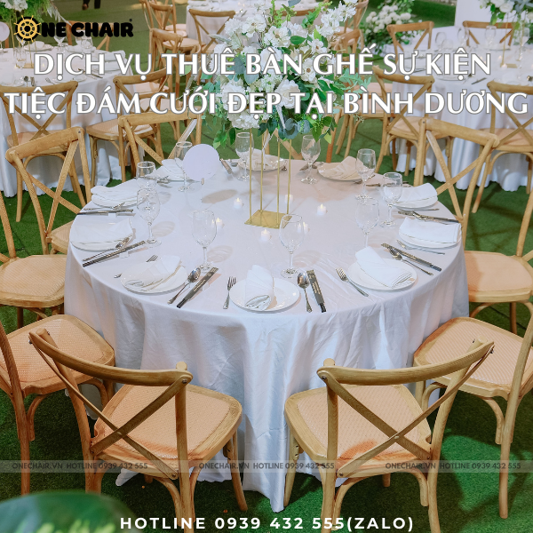 Hình 17: Mẫu bàn tròn ghế sự kiện đám cưới croosback vân gỗ sáng tự nhiên